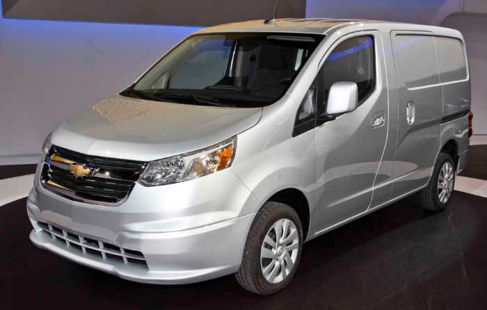 2022 Chevrolet Express Exterior