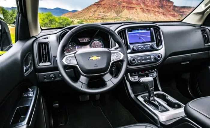 2022 Chevrolet Colorado Interior