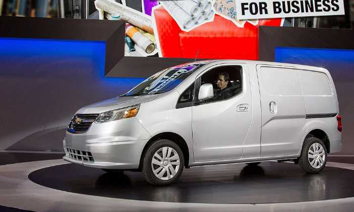 2022 Chevrolet Express Exterior