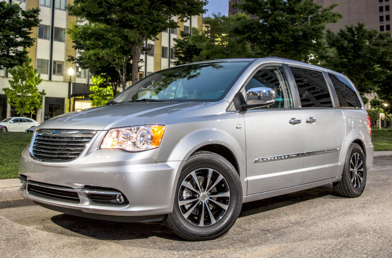 2025 Chrysler Town And Country Minivan